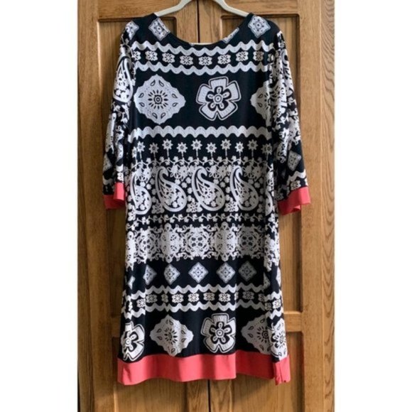 Tiana B 3/4 Sleeve Puff Print Shift Dress - Picture 4 of 6